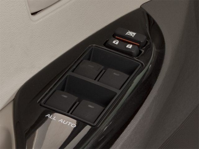 2012 Toyota Sienna LE V6 8 Passenger