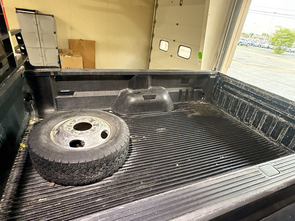 2006 Ford Super Duty F-350 DRW XL