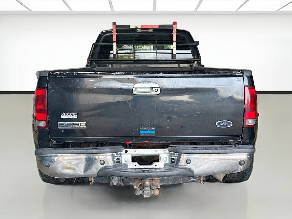 2006 Ford Super Duty F-350 DRW XL