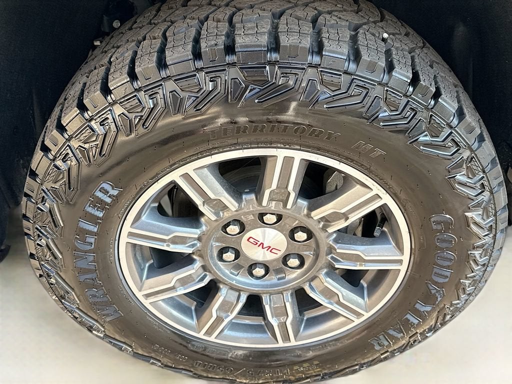 2025 GMC Sierra 1500 AT4