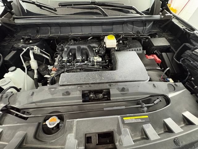 2025 Nissan Pathfinder SL 4WD