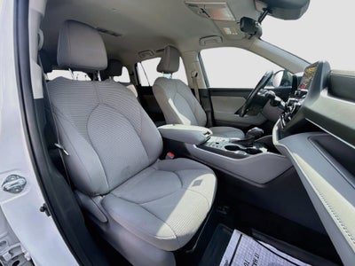 2023 Toyota Highlander LE