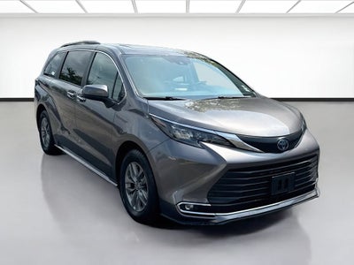 2024 Toyota Sienna XLE