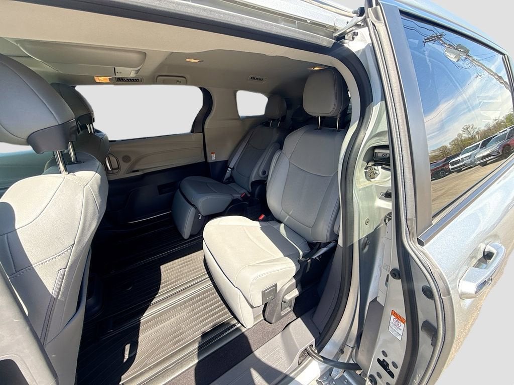 2023 Toyota Sienna Limited