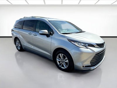 2023 Toyota Sienna Limited