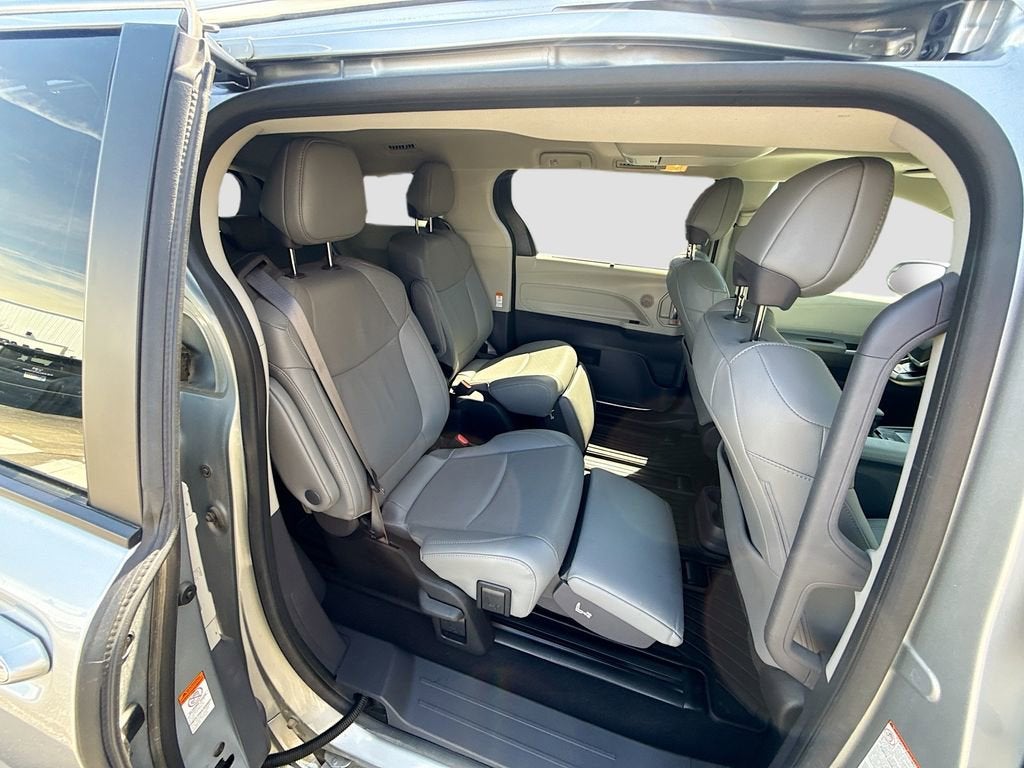 2023 Toyota Sienna Limited