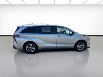 2023 Toyota Sienna Limited