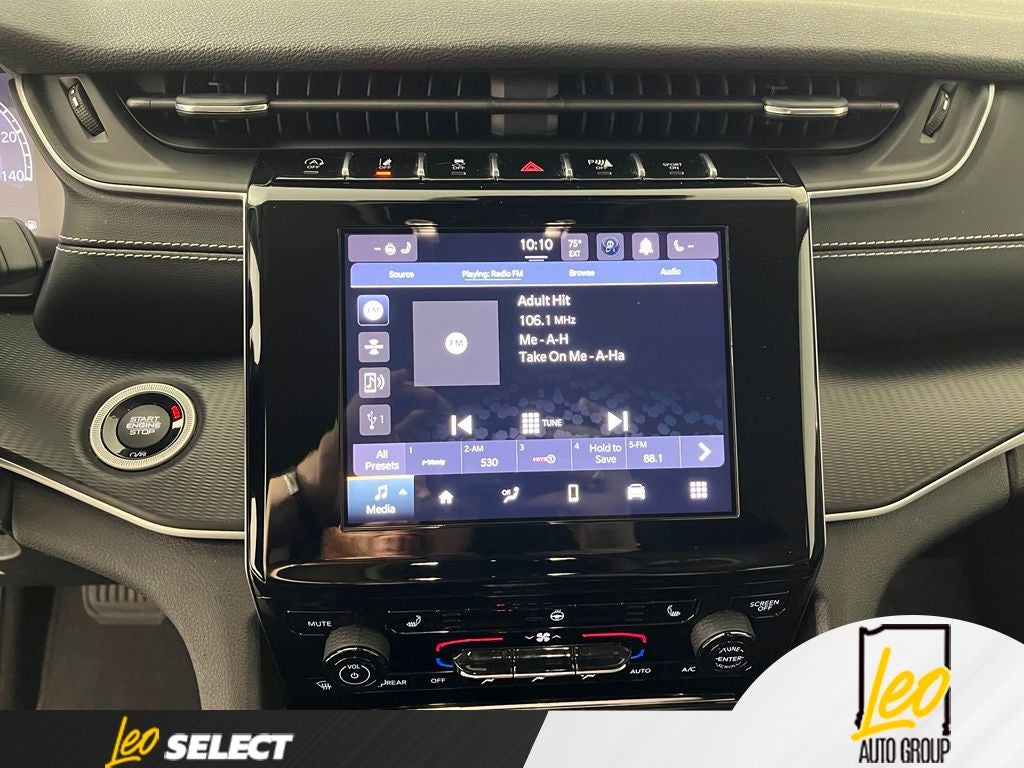 2023 Jeep Grand Cherokee L Laredo 4x2