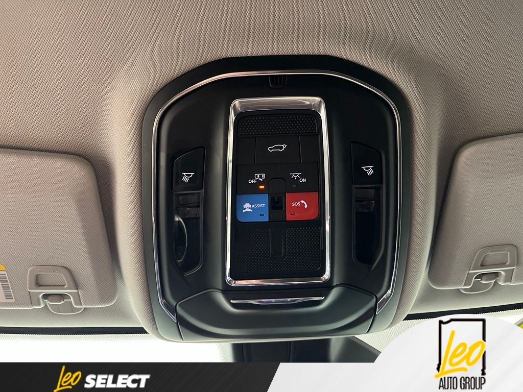 2023 Jeep Grand Cherokee L Laredo 4x2