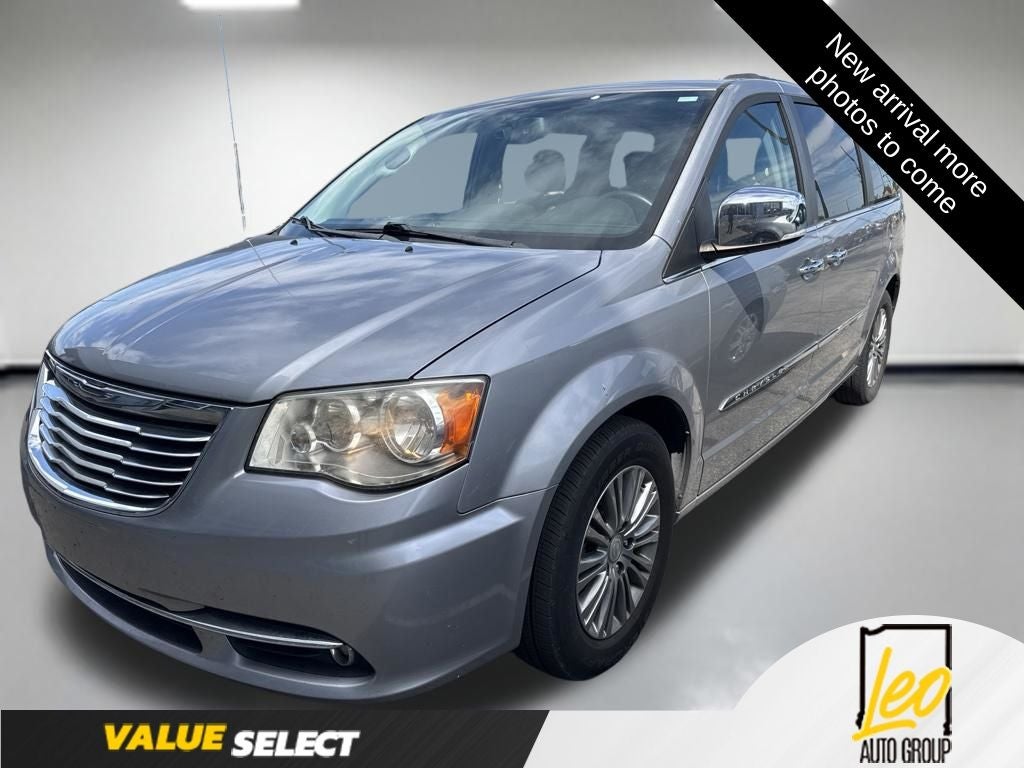 2013 Chrysler Town & Country Touring-L