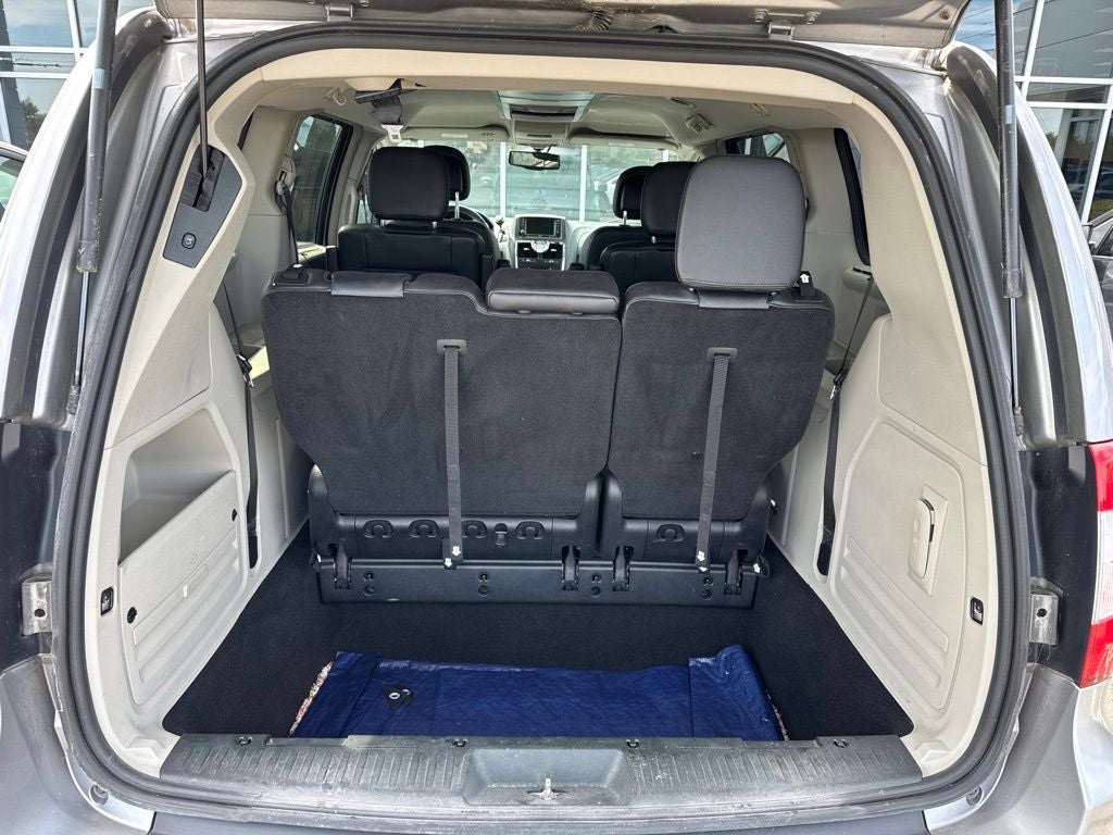 2013 Chrysler Town & Country Touring-L