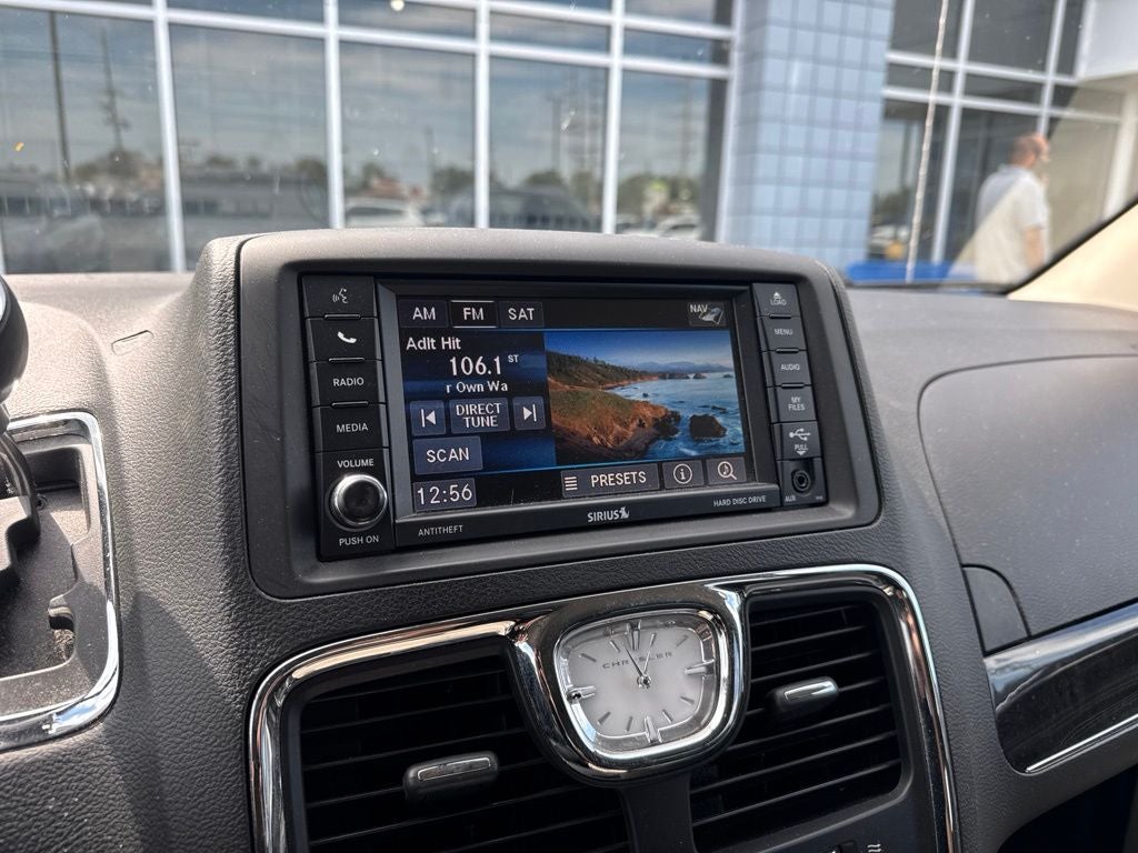 2013 Chrysler Town & Country Touring-L