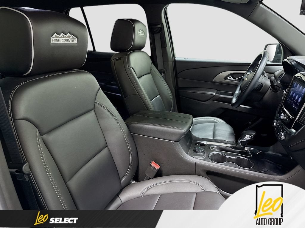 2023 Chevrolet Traverse LT Leather