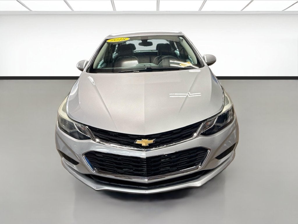 Used 2018 Chevrolet Cruze LT with VIN 1G1BE5SM6J7141647 for sale in Lebanon, IN