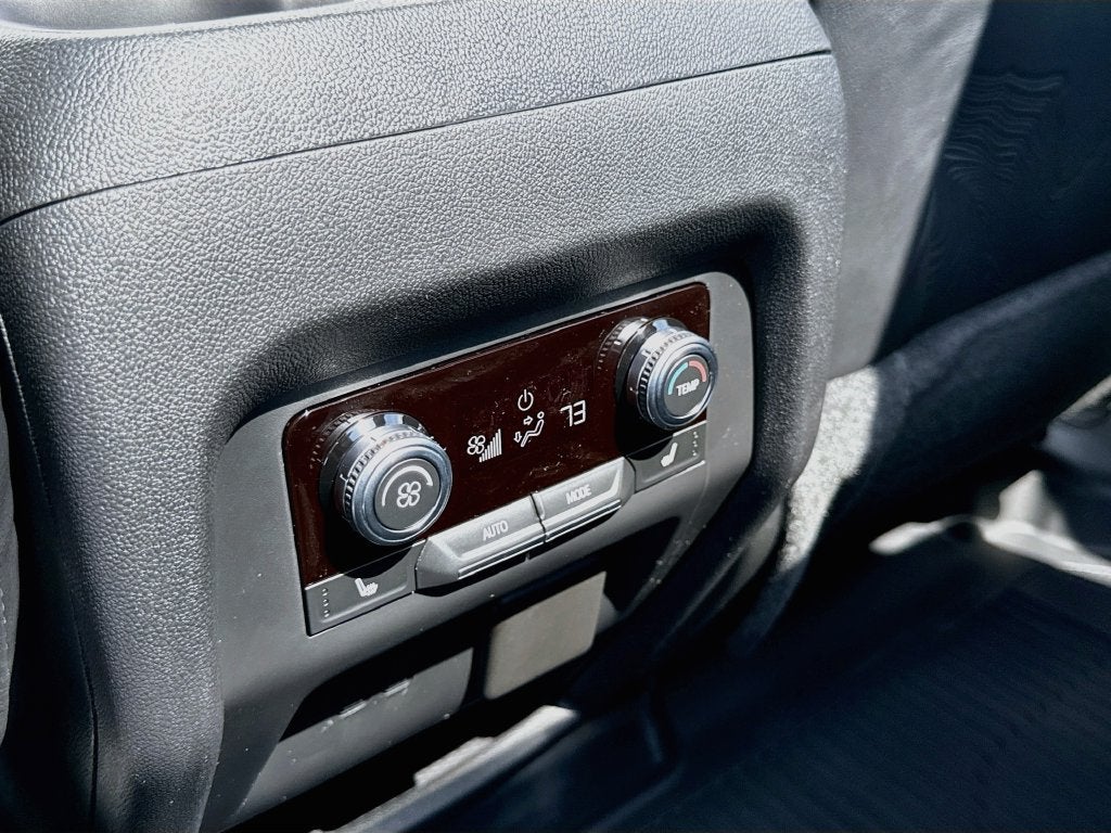 2027 GMC Acadia Denali Ultimate