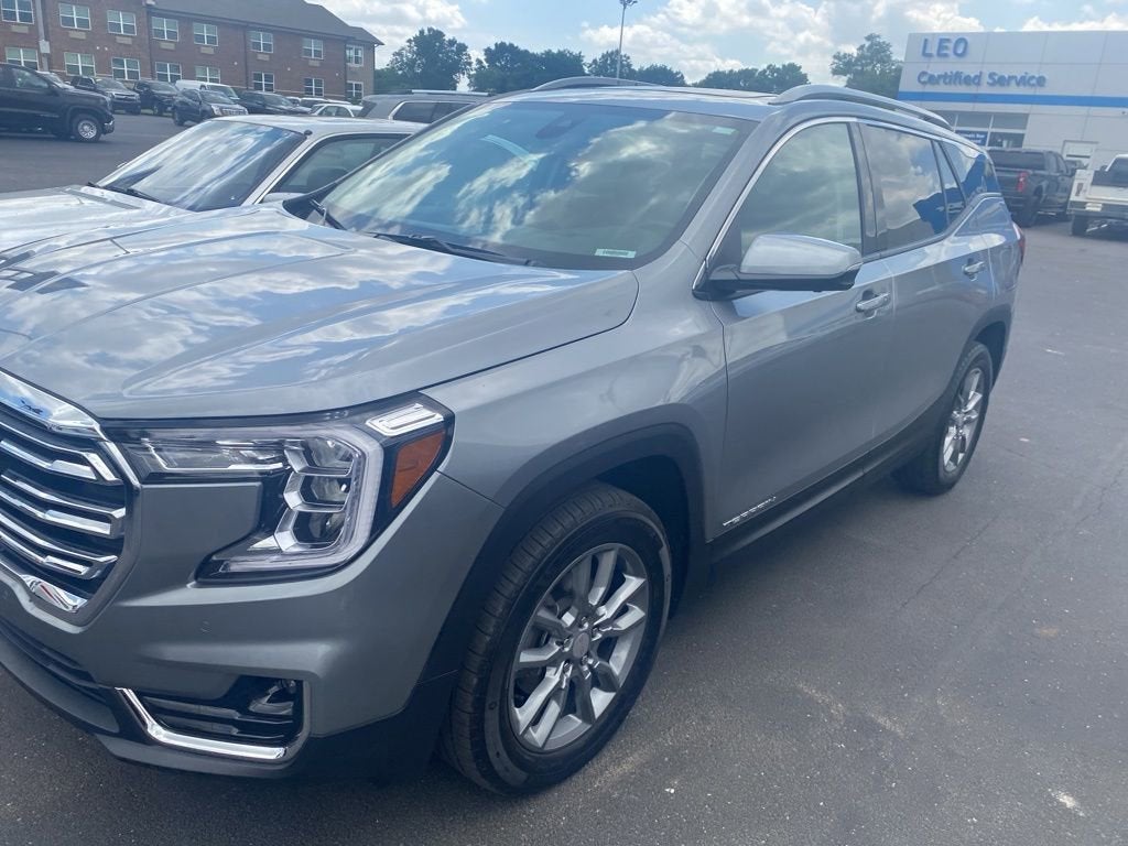 2024 GMC Terrain SLT AWD's photo