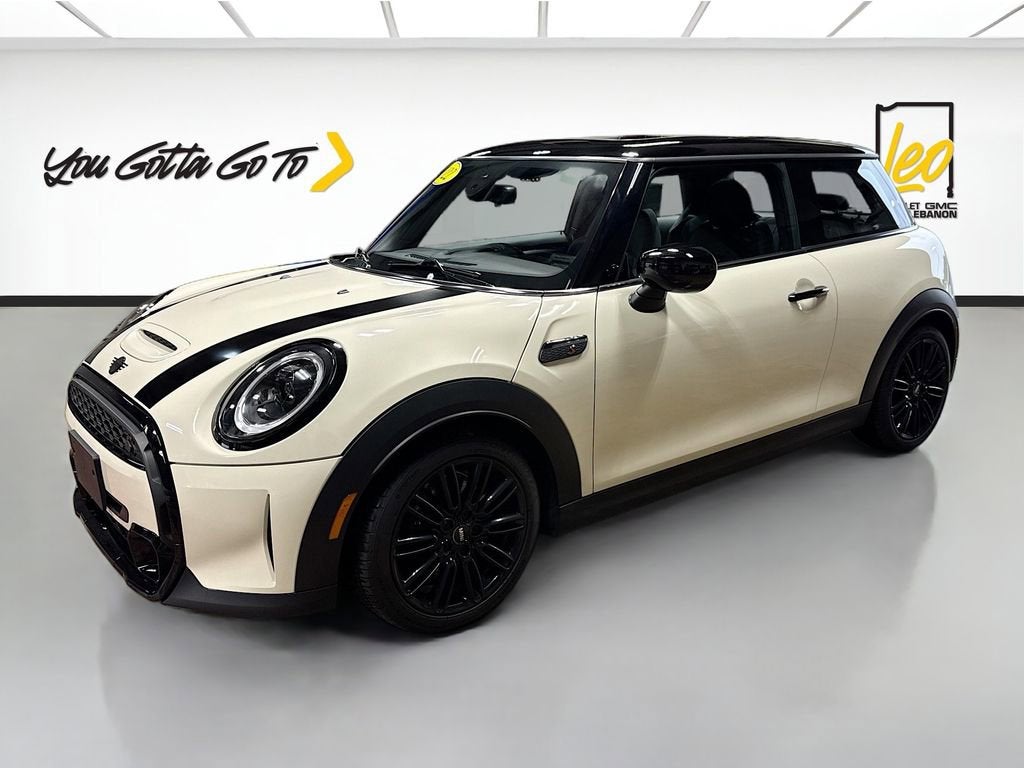 2022 MINI Hardtop Cooper S's photo